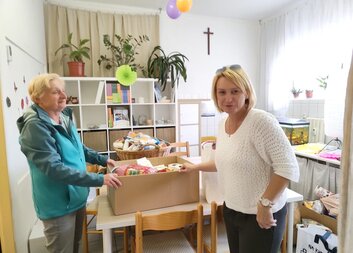 Školáci a školkáčci ve Slaném a okolí vybíraly potraviny do sbírky